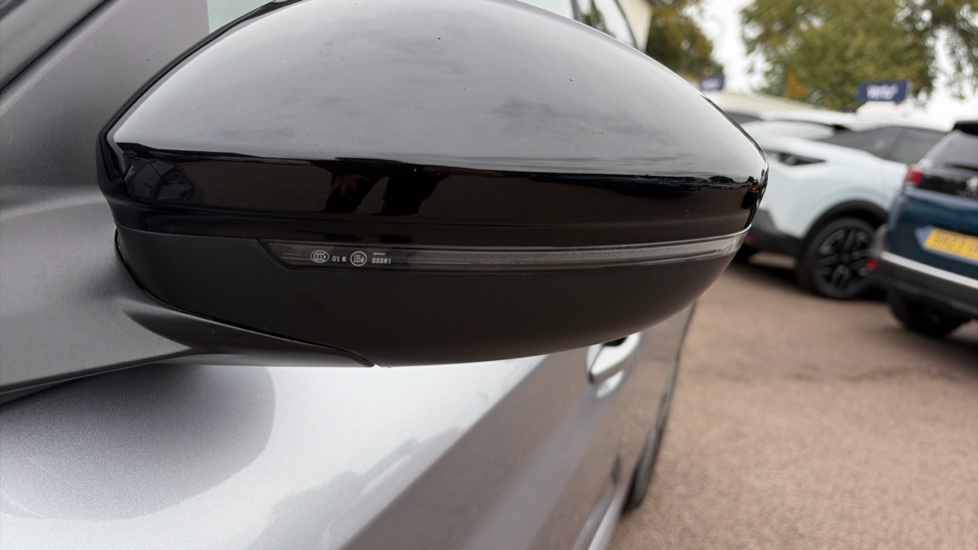 Peugeot 208 1.2 PureTech 100 Allure 5dr Petrol Hatchback - Image 23