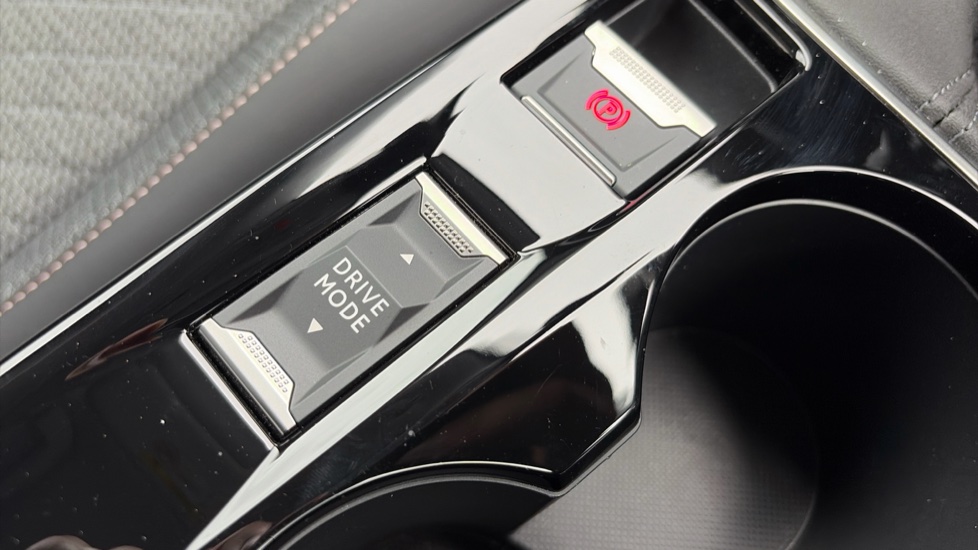 Peugeot 208 1.2 PureTech 100 Allure 5dr Petrol Hatchback - Image 43