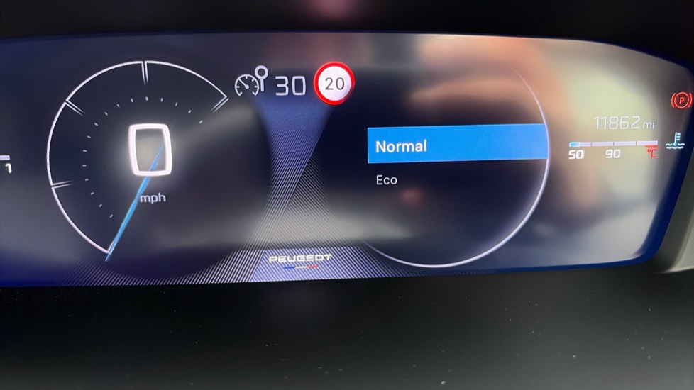 Peugeot 208 1.2 PureTech 100 Allure 5dr Petrol Hatchback - Image 44