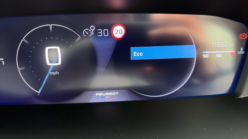 Peugeot 208 1.2 PureTech 100 Allure 5dr Petrol Hatchback - Image 45