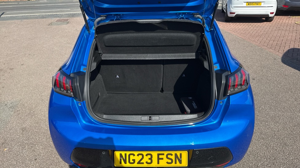 Peugeot 208 1.2 PureTech 100 Allure Premium + 5dr EAT8 Petrol Hatchback - Image 4