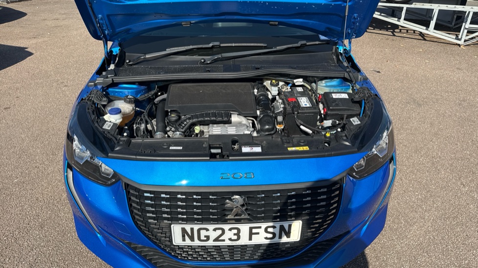 Peugeot 208 1.2 PureTech 100 Allure Premium + 5dr EAT8 Petrol Hatchback - Image 8