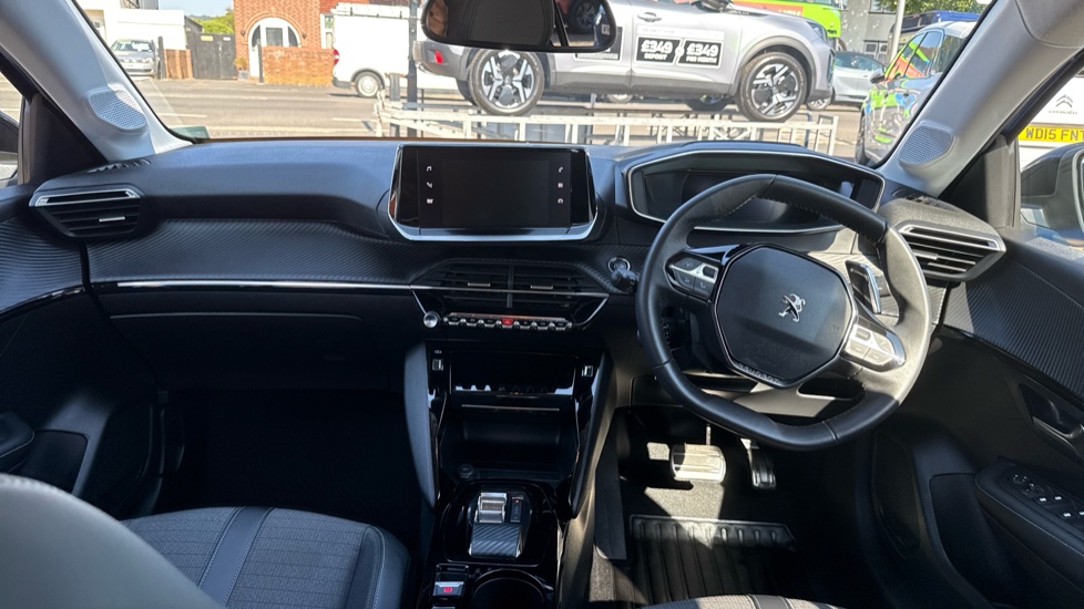 Peugeot 208 1.2 PureTech 100 Allure Premium + 5dr EAT8 Petrol Hatchback - Image 10