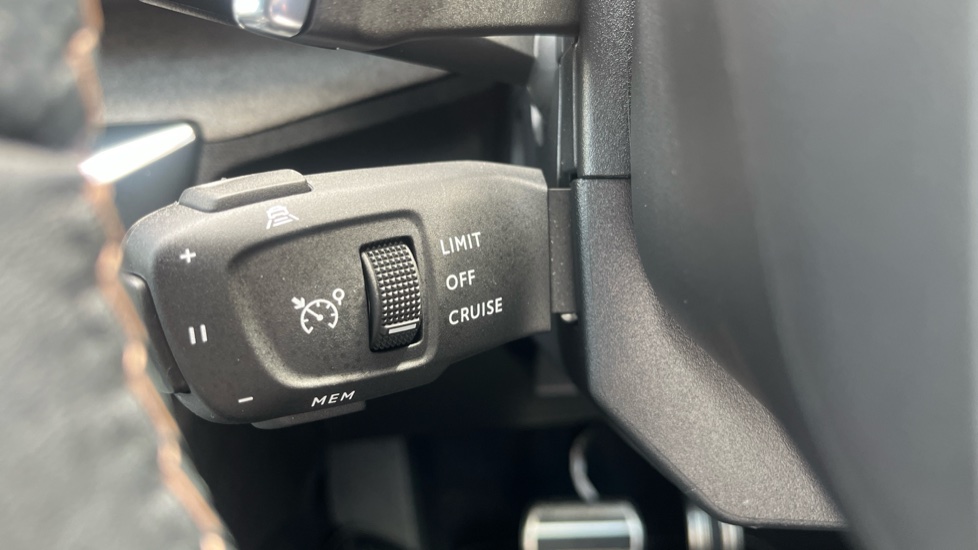Peugeot 3008 1.2 PureTech GT 5dr EAT8 Petrol Estate - Image 28