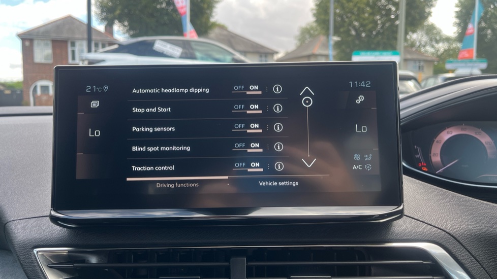 Peugeot 3008 1.2 PureTech GT 5dr EAT8 Petrol Estate - Image 35