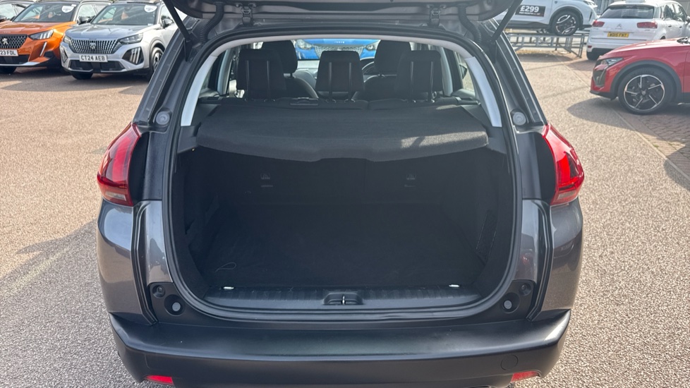 Peugeot 2008 1.2 PureTech Active 5dr [Start Stop] Petrol Estate - Image 4