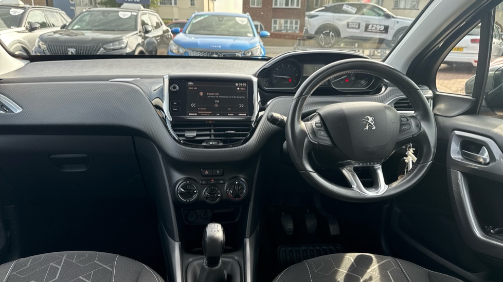 Peugeot 2008 1.2 PureTech Active 5dr [Start Stop] Petrol Estate - Image 10