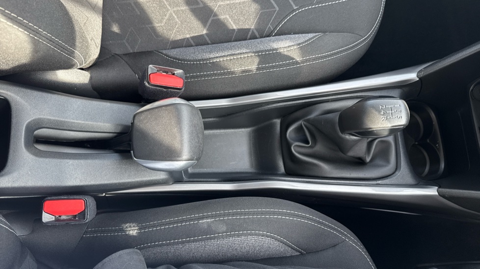 Peugeot 2008 1.2 PureTech Active 5dr [Start Stop] Petrol Estate - Image 30