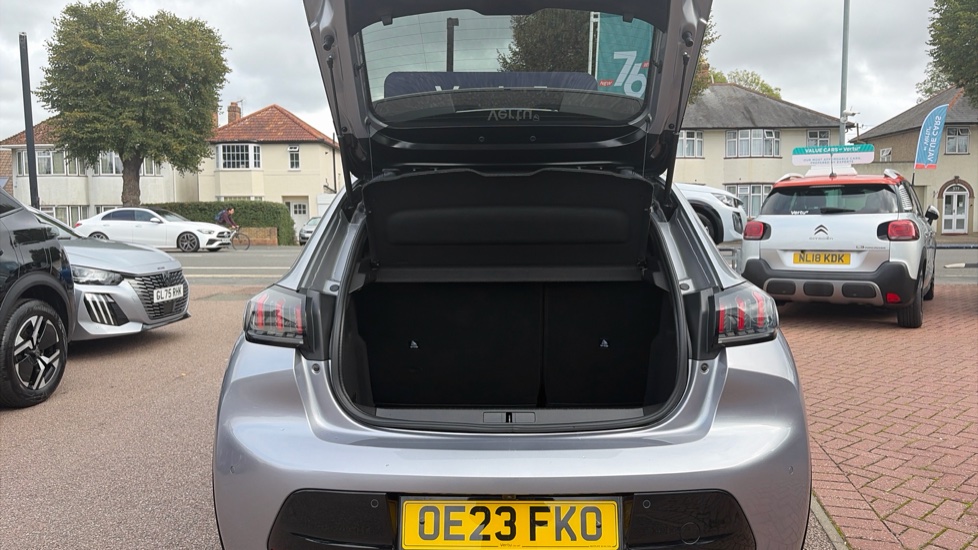 Peugeot 208 1.2 PureTech 100 GT 5dr Petrol Hatchback - Image 4