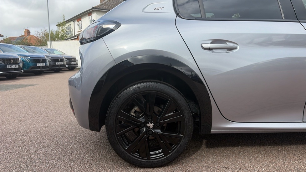 Peugeot 208 1.2 PureTech 100 GT 5dr Petrol Hatchback - Image 7