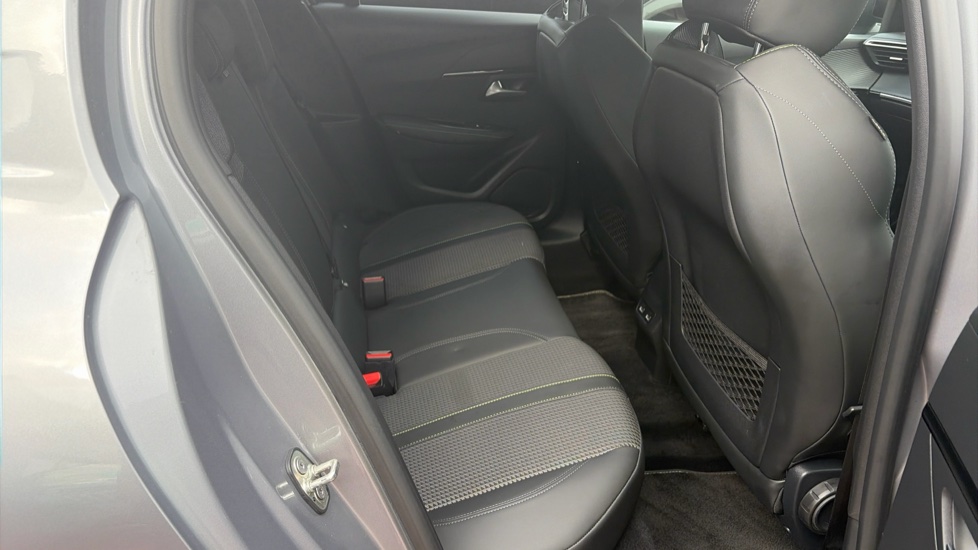 Peugeot 208 1.2 PureTech 100 GT 5dr Petrol Hatchback - Image 16