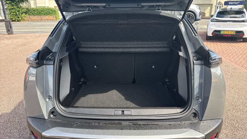 Peugeot 2008 1.2 PureTech 130 Allure 5dr Petrol Estate - Image 4