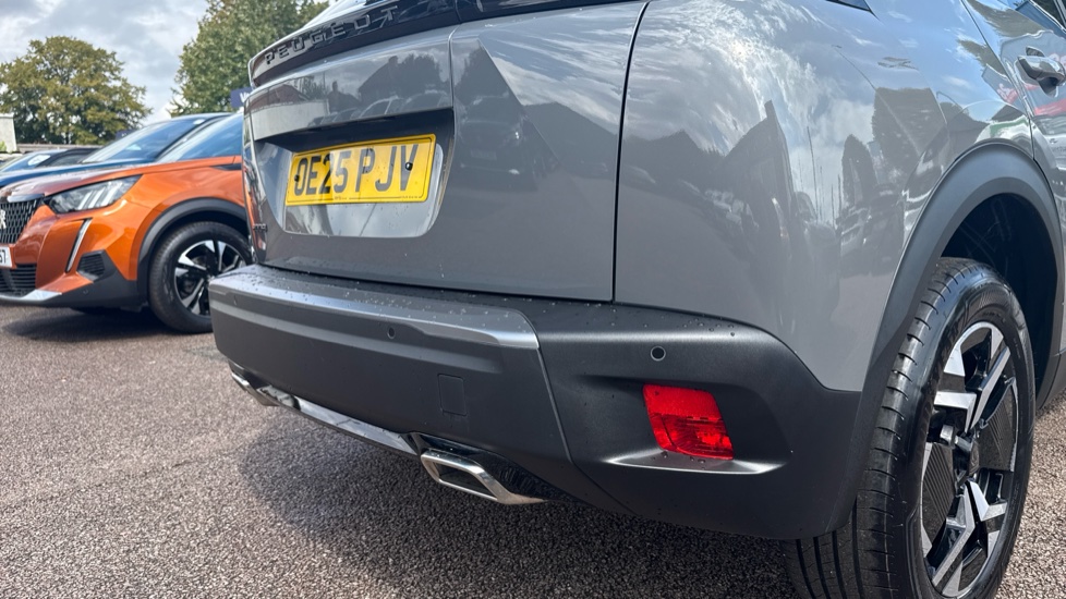 Peugeot 2008 1.2 PureTech 130 Allure 5dr Petrol Estate - Image 23