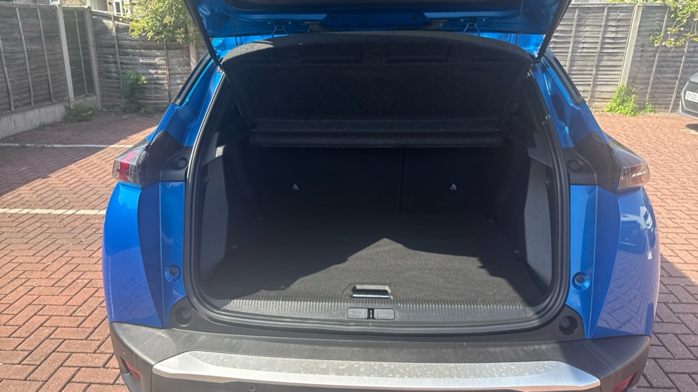 Peugeot 2008 1.2 PureTech 130 Allure Premium 5dr EAT8 Petrol Estate - Image 4