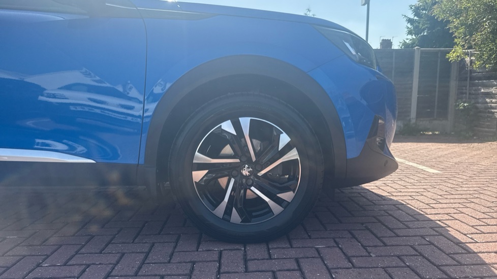 Peugeot 2008 1.2 PureTech 130 Allure Premium 5dr EAT8 Petrol Estate - Image 7