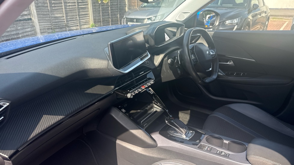 Peugeot 2008 1.2 PureTech 130 Allure Premium 5dr EAT8 Petrol Estate - Image 9