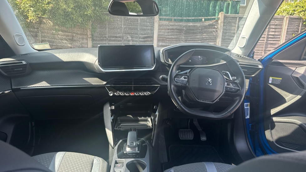 Peugeot 2008 1.2 PureTech 130 Allure Premium 5dr EAT8 Petrol Estate - Image 10