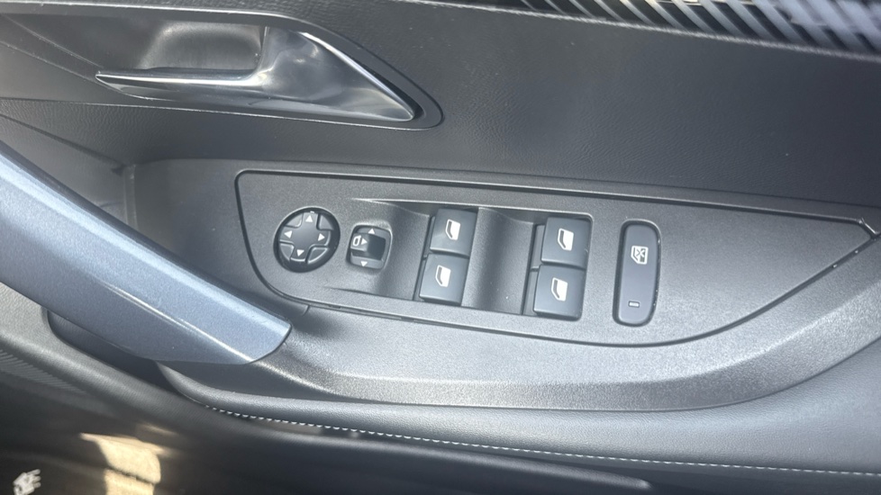 Peugeot 2008 1.2 PureTech 130 Allure Premium 5dr EAT8 Petrol Estate - Image 21