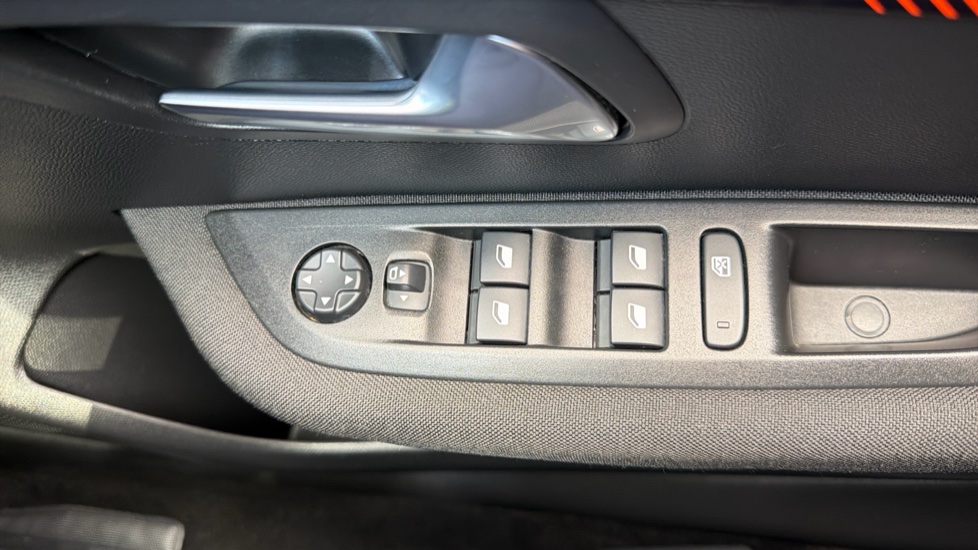Peugeot 208 1.2 PureTech 100 Active Premium + 5dr Petrol Hatchback - Image 29
