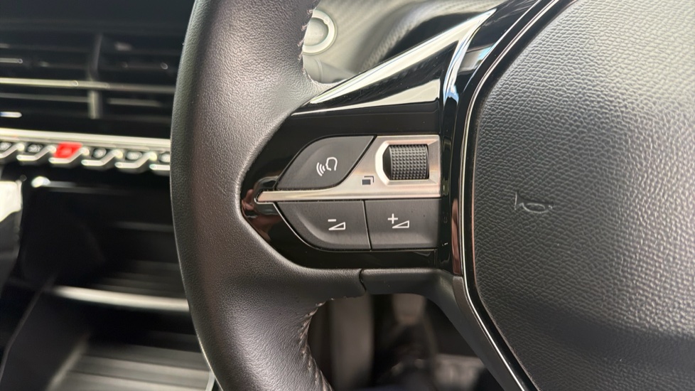 Peugeot 208 1.2 PureTech 100 Active Premium + 5dr Petrol Hatchback - Image 32