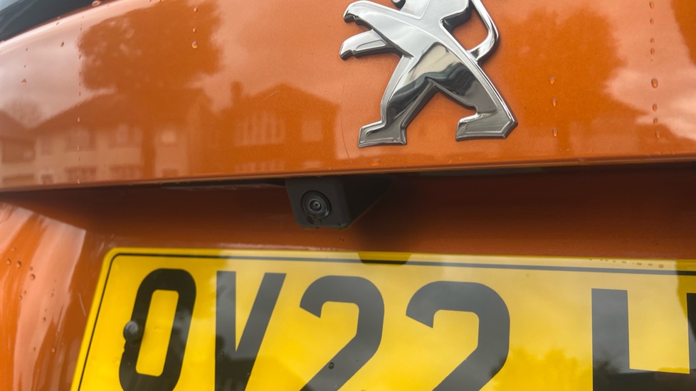 Peugeot 2008 1.2 PureTech 130 GT 5dr Petrol Estate - Image 27