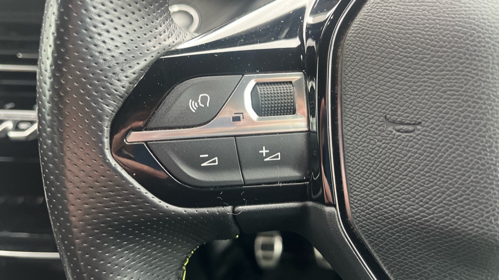 Peugeot 2008 1.2 PureTech 130 GT 5dr Petrol Estate - Image 37