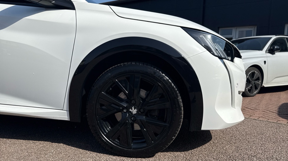 Peugeot 208 1.2 PureTech 100 GT 5dr Petrol Hatchback - Image 7