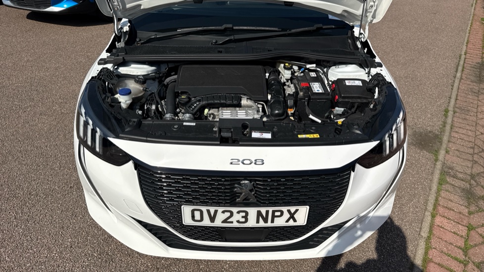 Peugeot 208 1.2 PureTech 100 GT 5dr Petrol Hatchback - Image 8