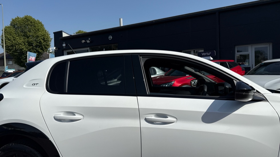 Peugeot 208 1.2 PureTech 100 GT 5dr Petrol Hatchback - Image 23