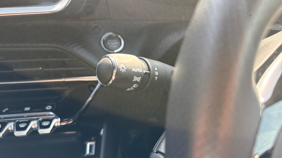 Peugeot 208 1.2 PureTech 100 GT 5dr Petrol Hatchback - Image 30