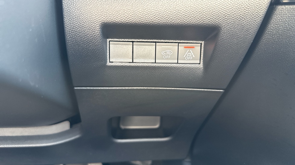 Peugeot 208 1.2 PureTech 100 GT 5dr Petrol Hatchback - Image 33