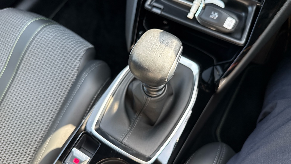 Peugeot 208 1.2 PureTech 100 GT 5dr Petrol Hatchback - Image 41