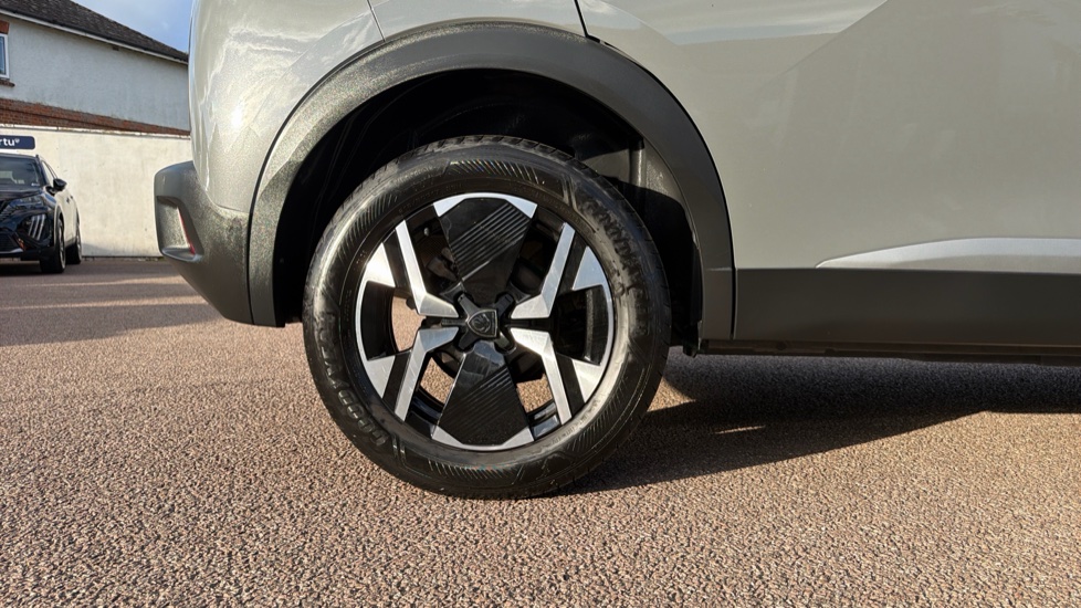 Peugeot 2008 1.2 PureTech Allure 5dr Petrol Estate - Image 7