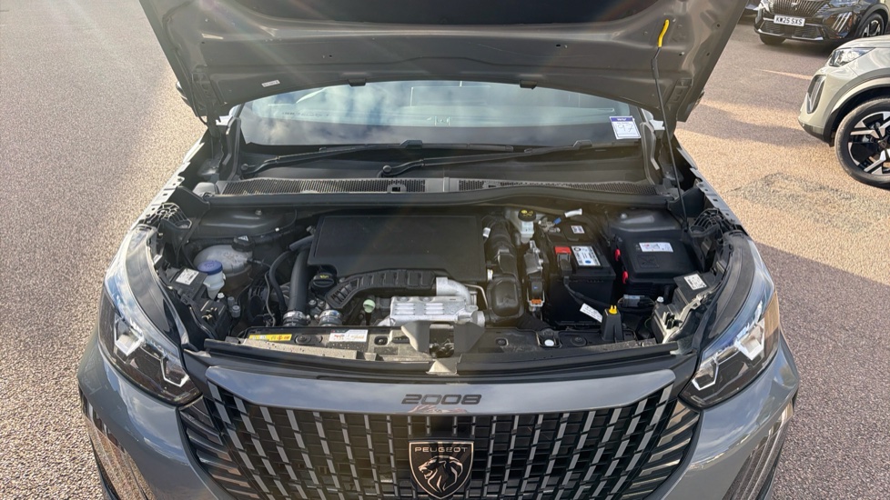 Peugeot 2008 1.2 PureTech Allure 5dr Petrol Estate - Image 8