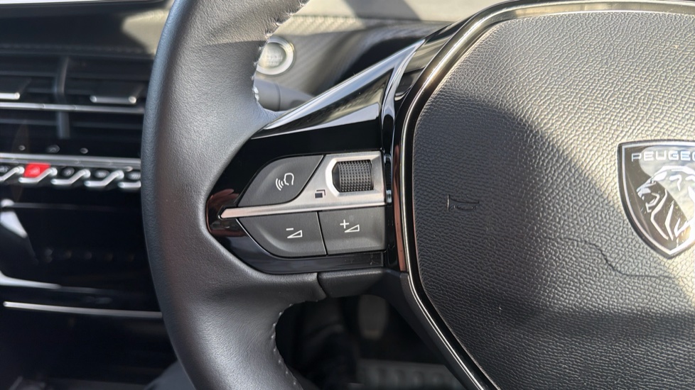 Peugeot 2008 1.2 PureTech Allure 5dr Petrol Estate - Image 24