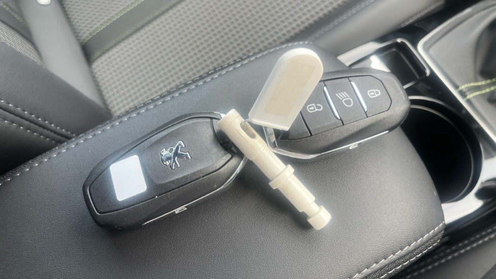 Peugeot 208 1.2 PureTech 100 GT 5dr Petrol Hatchback - Image 20