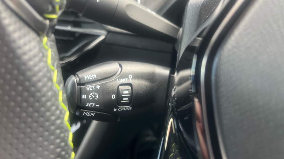 Peugeot 208 1.2 PureTech 100 GT 5dr Petrol Hatchback - Image 24