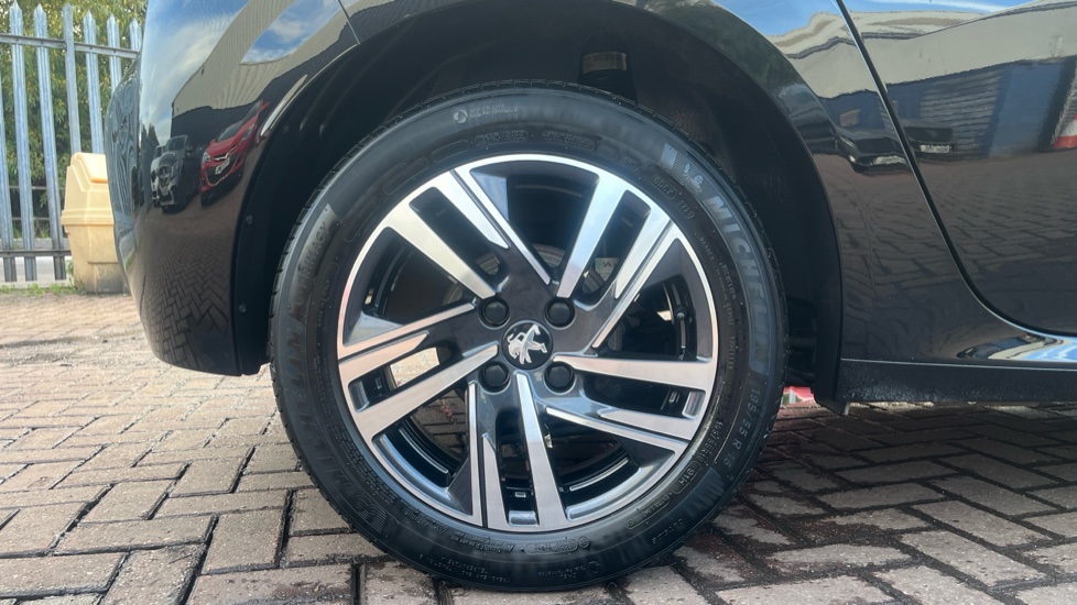 Peugeot 208 1.2 PureTech 100 Active Premium + 5dr Petrol Hatchback - Image 7