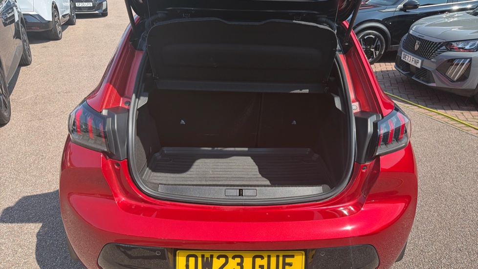 Peugeot 208 1.2 PureTech 100 GT 5dr Petrol Hatchback - Image 4