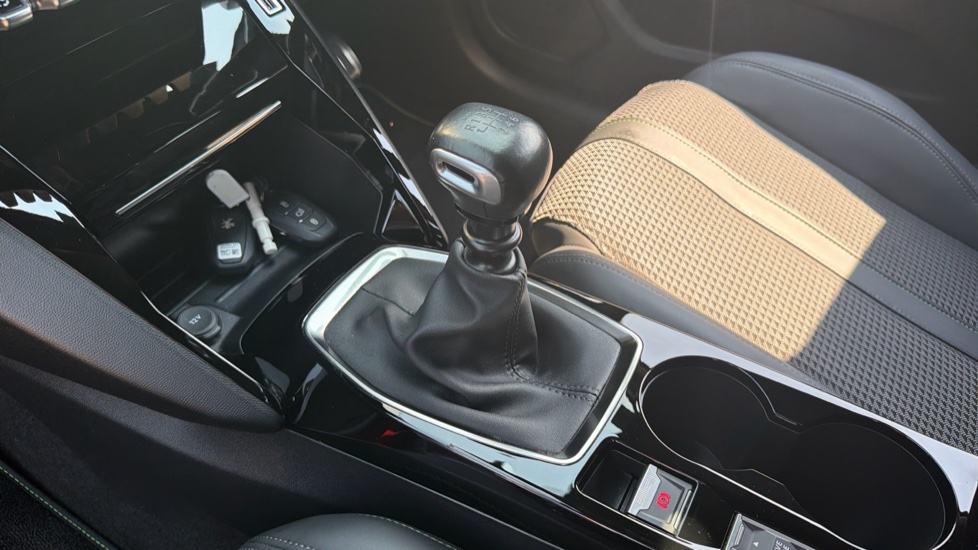 Peugeot 208 1.2 PureTech 100 GT 5dr Petrol Hatchback - Image 13
