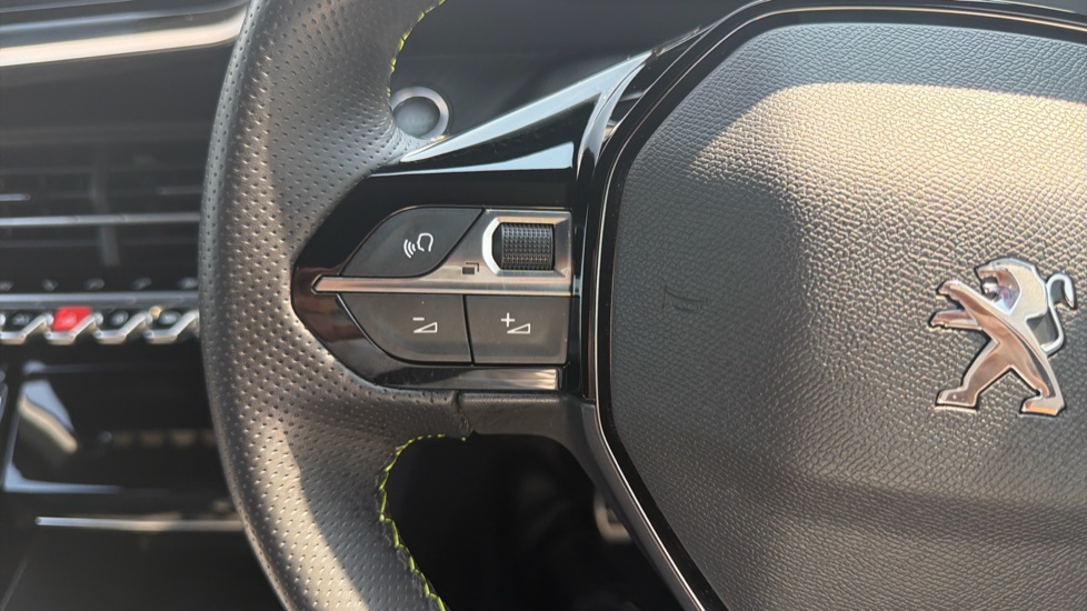 Peugeot 208 1.2 PureTech 100 GT 5dr Petrol Hatchback - Image 31