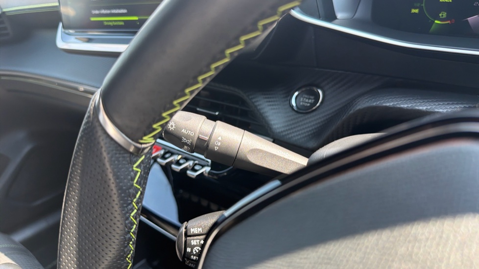 Peugeot 208 1.2 PureTech 100 GT 5dr Petrol Hatchback - Image 34