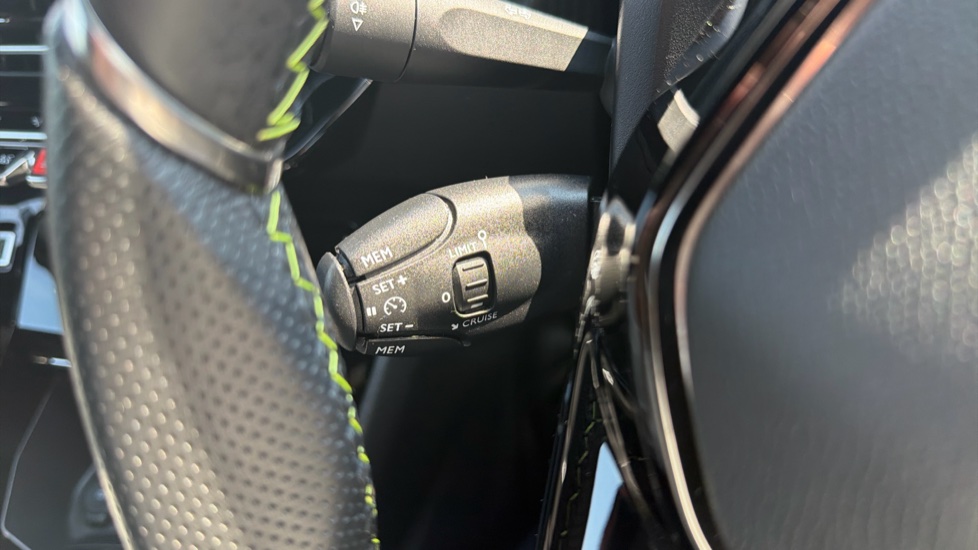 Peugeot 208 1.2 PureTech 100 GT 5dr Petrol Hatchback - Image 35