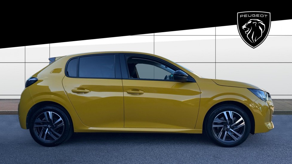 Peugeot 208 1.2 PureTech 100 Allure Premium + 5dr Petrol Hatchback - Image 5