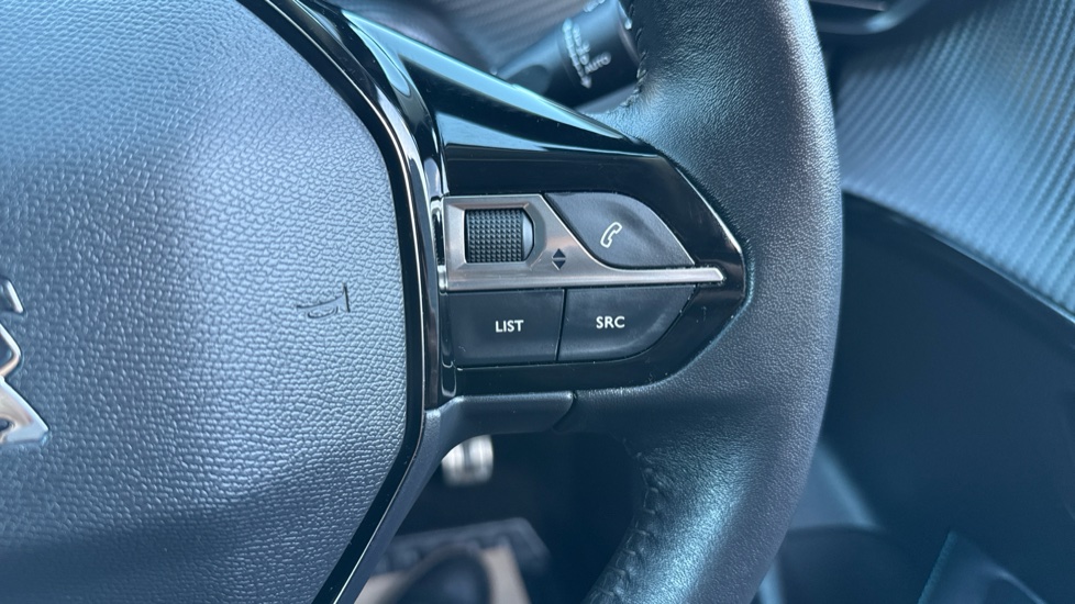 Peugeot 208 1.2 PureTech 100 Allure Premium + 5dr Petrol Hatchback - Image 29