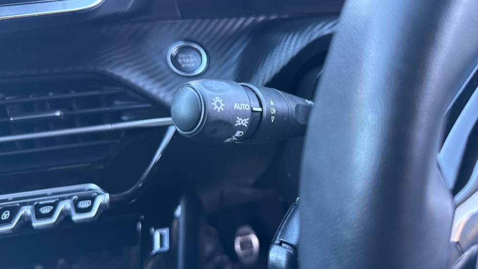 Peugeot 208 1.2 PureTech 100 Allure Premium + 5dr Petrol Hatchback - Image 31