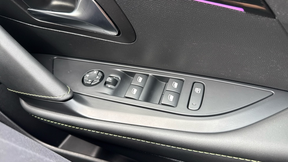 Peugeot 208 115kW GT 51kWh 5dr Auto Electric Hatchback - Image 28