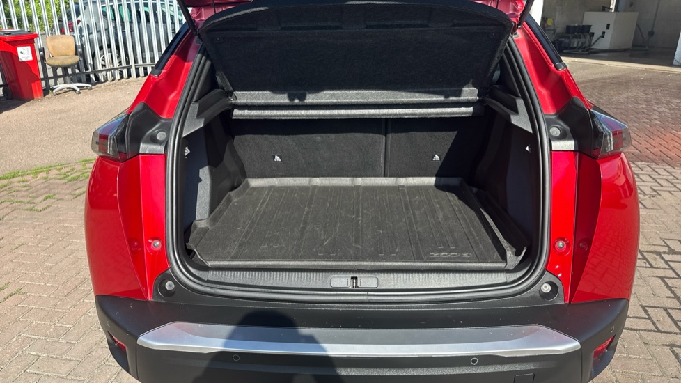 Peugeot 2008 1.2 PureTech 130 Allure Premium 5dr EAT8 Petrol Estate - Image 4