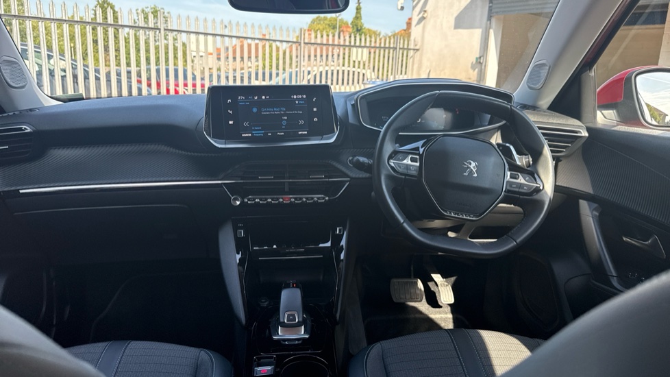 Peugeot 2008 1.2 PureTech 130 Allure Premium 5dr EAT8 Petrol Estate - Image 10