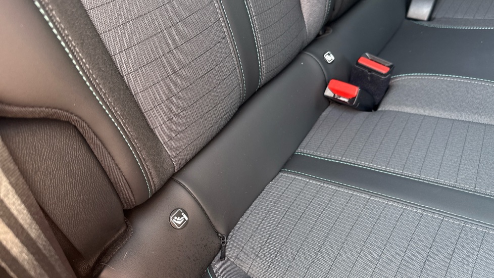 Peugeot 2008 1.2 PureTech 130 Allure Premium 5dr EAT8 Petrol Estate - Image 23